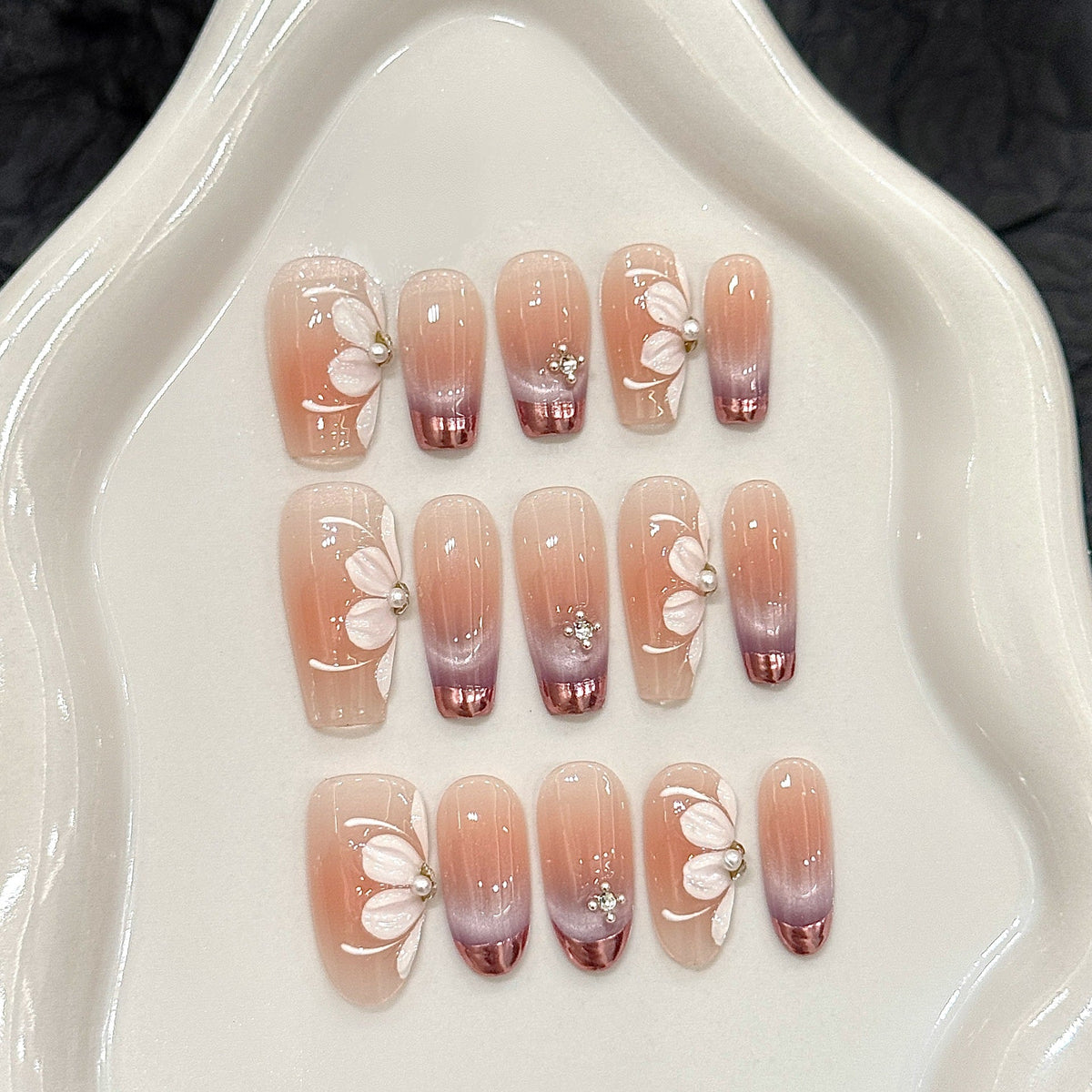 365nails: "Violet Bloom" – Hand-Painted Floral Cat Eye Gradient Square Nails