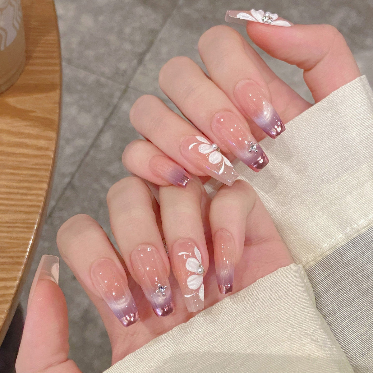 365nails: "Violet Bloom" – Hand-Painted Floral Cat Eye Gradient Square Nails