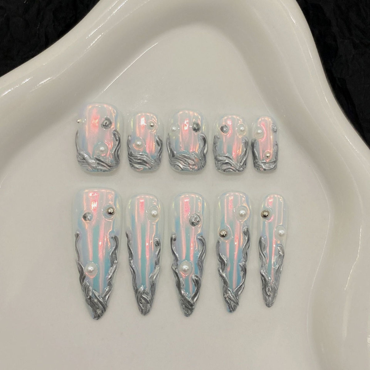 365nails: "Mercury Aura" – Iridescent Chrome Flame Stiletto Nails