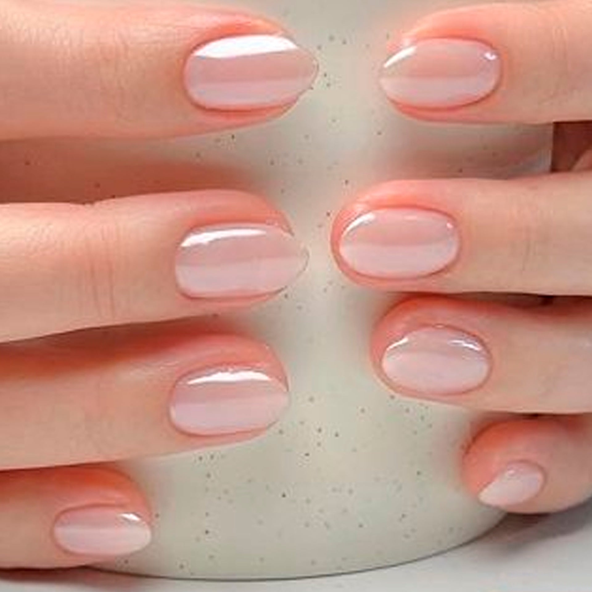 365nails: "Glossy Natural Nude Oval" – Minimalist Press-on Nails