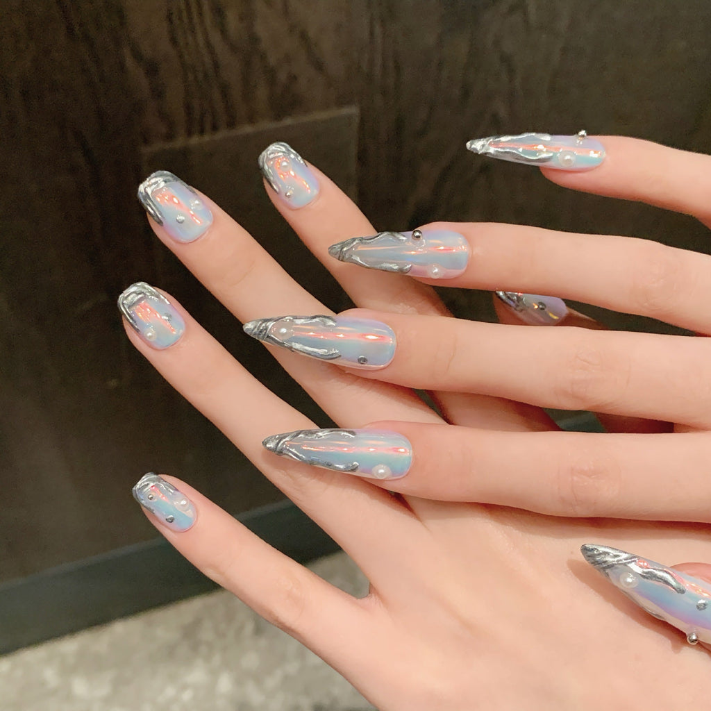 365nails: "Mercury Aura" – Iridescent Chrome Flame Stiletto Nails