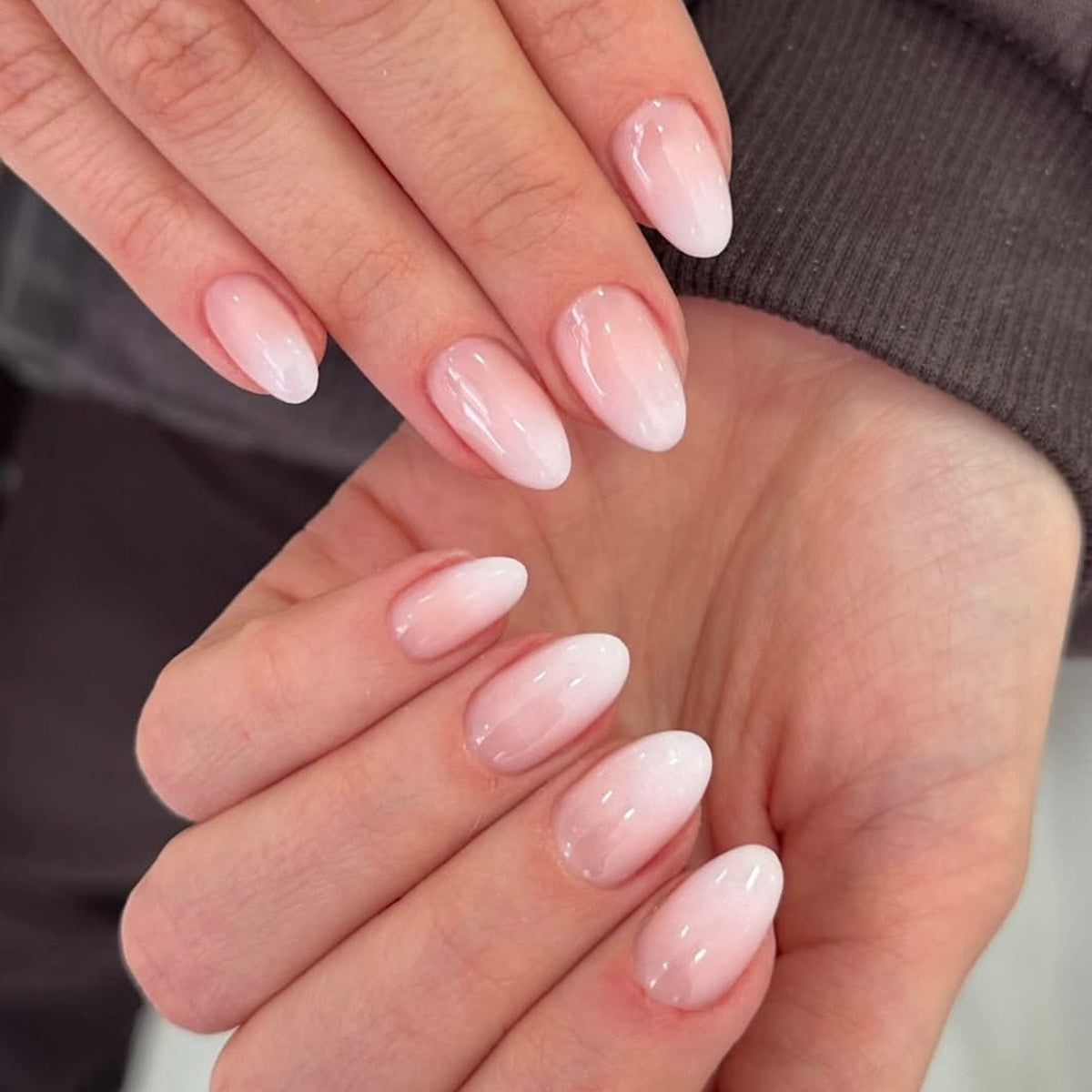 365nails: "Soft Pink Ombre Oval" – Natural Press-on Nails
