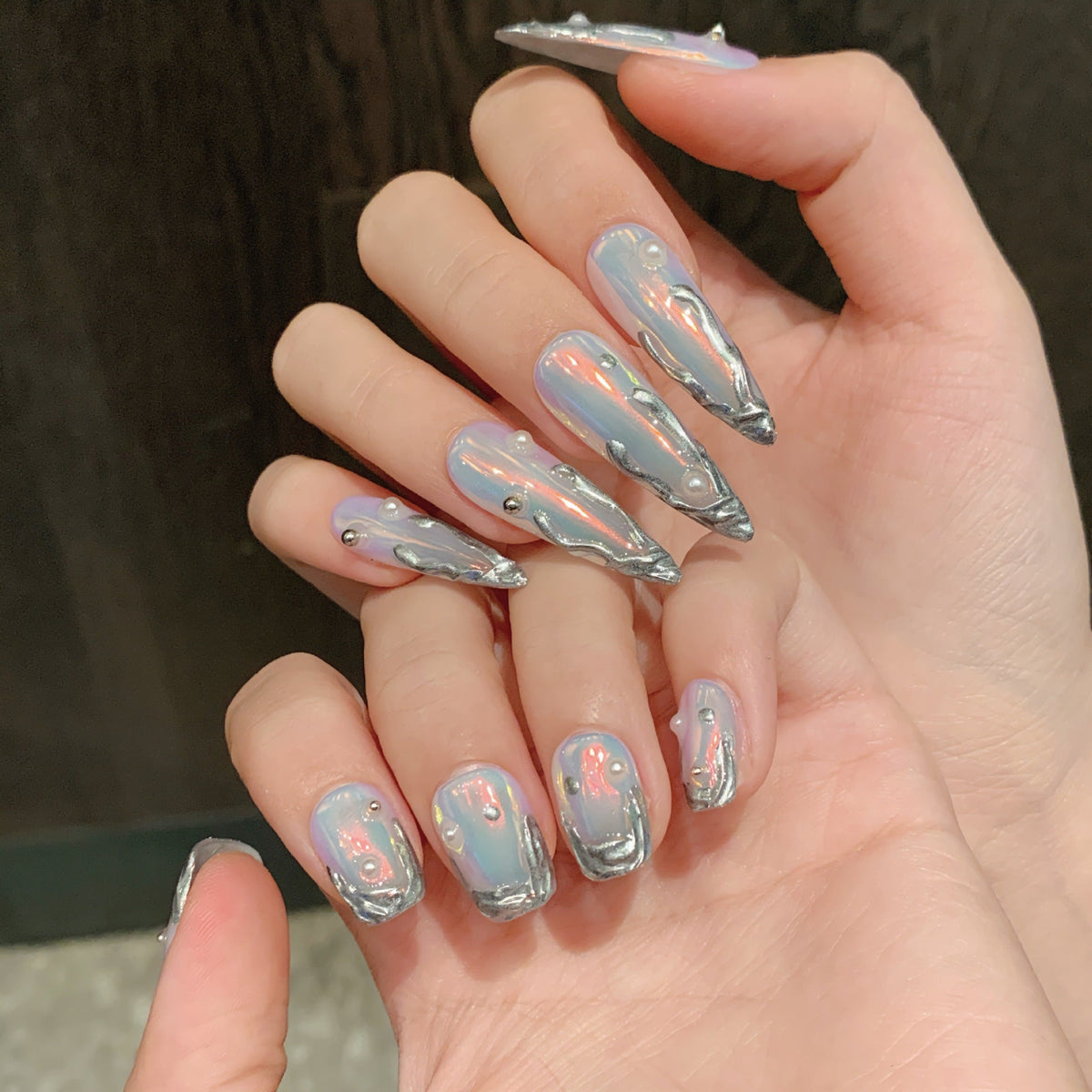 365nails: "Mercury Aura" – Iridescent Chrome Flame Stiletto Nails